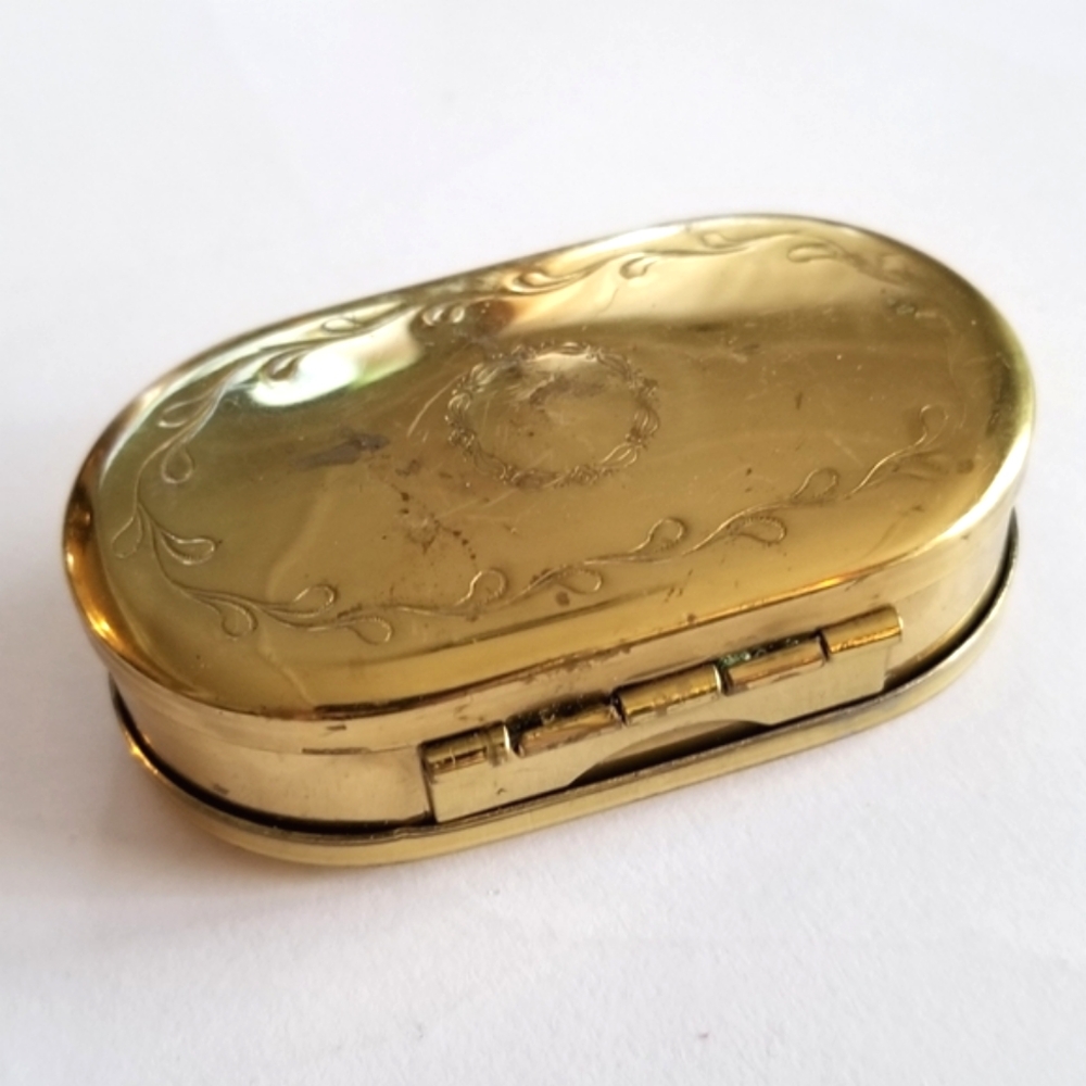 Vintage snuff box with mirror brass double lidded pillbox gold tone antique